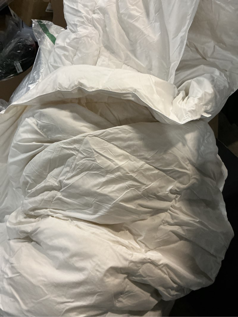 Condition photo showing As Is for luxurious 800 thread count hungarian goose down comforter duvet insert - king / cal king size, 75 oz. fill weight, premium baffle box, 100% egyptian cotton cover (white)