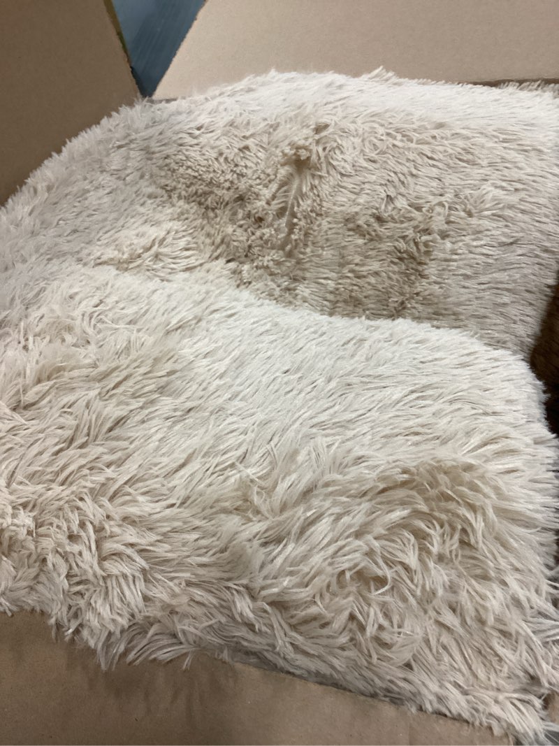Condition photo showing Good Condition for flokati shag collection 5'3\" x 7'6\" beige flk950e solid 2.75-inch thick area rug