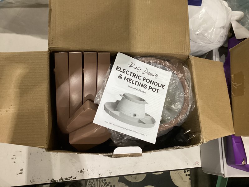 Condition photo showing New/Like New for Electric Fondue Pot Set with 2 Pots, Melting Chocolate Warmer for Dipping, Candy & Chocolate Melting Pot, Fondue Pot Electric Set, Fondue Forks Included, 2.5 Cups, Brown