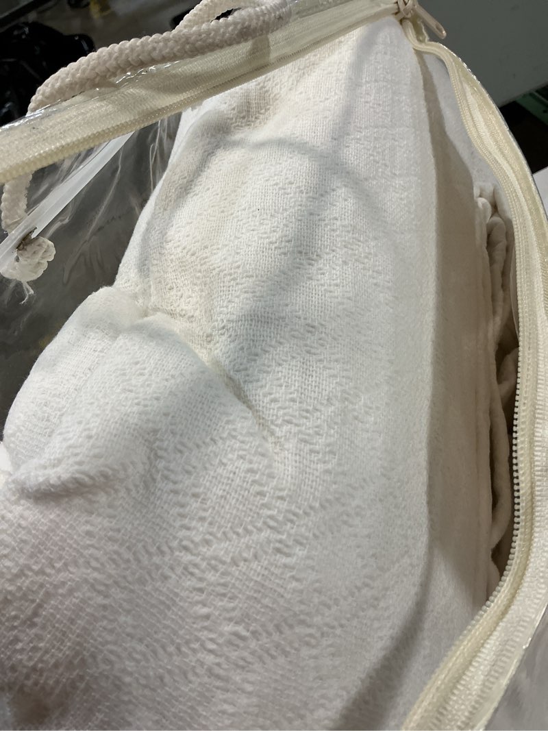 Condition photo showing Good Condition for king charles modern farmhouse floral matelasse bedspread, 100% cotton breathable bedding, full/queen, white bedspread white full/queen