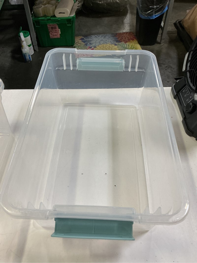 Condition photo showing Good Condition for 15qt storage bin with latches - brightroom™ missing the lid