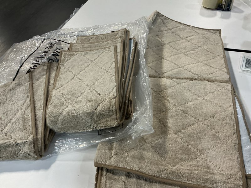 Condition photo showing Good Condition for PURE ERA Carpet Stair Treads Tape Free Non Slip Indoor Stair Carpet Stair Protectors Pet-Friendly Non-Slip Skid Resistant Washable Reusable 8\\\" x 30\\\"(17 Pieces,Cream Gray Diamond Trellis)