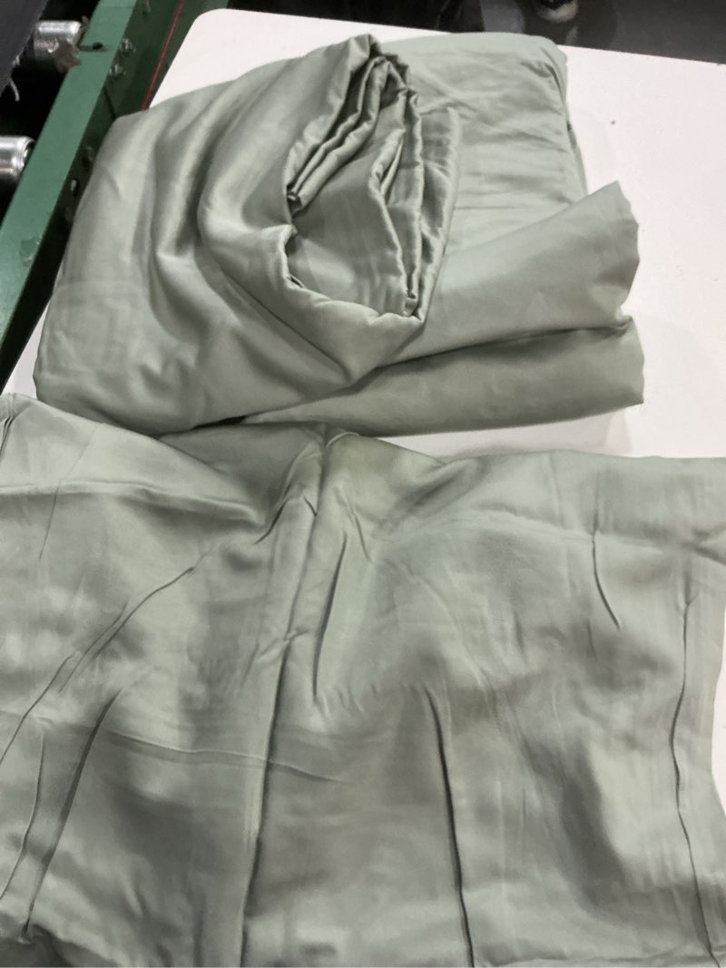 Condition photo showing Good Condition for quince, organic bamboo sheet set of 4 pcs/king/eucalyptus