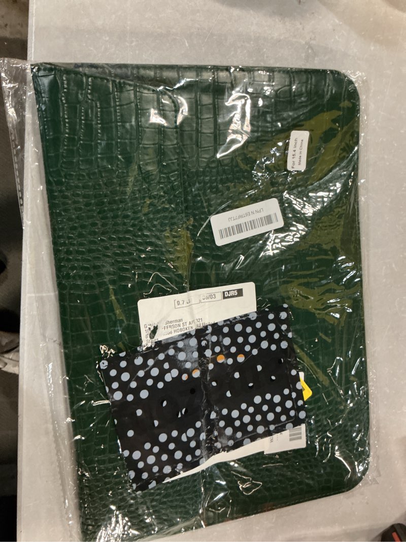 Condition photo showing Good Condition for laptop sleeve bag for 2023 macbook air 15 inch m2 a2941 crocodile grain pu leather flap style case notebook bag for mac pro 16 m2/m1 pro/max a2780 a2485 a2141 2019-2023,pro 15 2012-2019,green