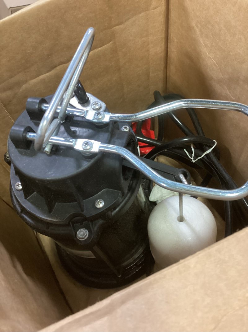 Condition photo showing Good Condition for WAYNE CDU790 - 1/3 HP Submersible Cast Iron and Stainless Steel Sump Pump with Integrated Vertical Float Switch - Up to 4,600 Gallons Per Hour - Heavy Duty Basement Sump Pump, Black