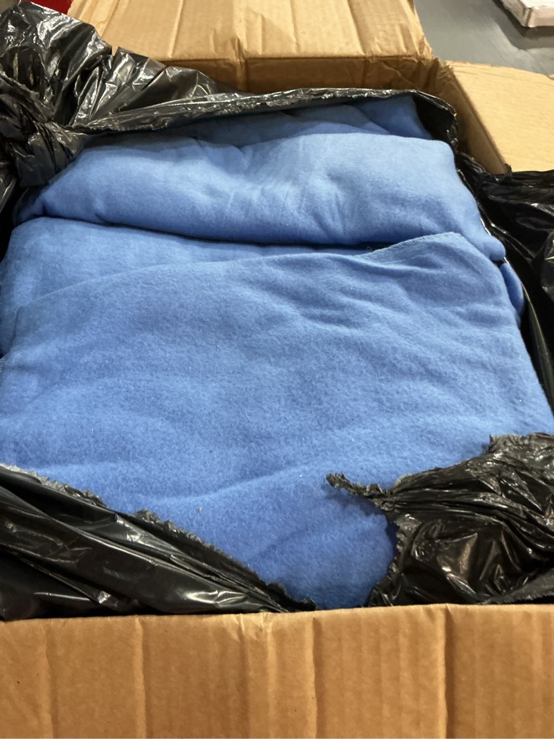 Condition photo showing Good Condition for Shimeyao 24 Packs Fleece Throw Blanket Soft Warm Lightweight Fleece Blanket Cozy Throw Bulk for Home Bed Couch Sofa Office Wedding Gifts Suitable for Seasons, 50 x 60 Inches(Bright Blue)