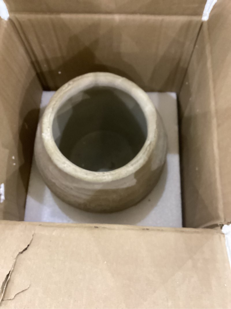 Condition photo showing Good Condition for Briful 6.1'' Large Ceramic Rustic Vase Shabby Vintage Textured Vase, 4.72'' Wide Mouth Pampas Jar Vases Pottery for Fake Flowers Branches, Farmhouse Home Décor, Weddings Shelf Table Decor, Cream White