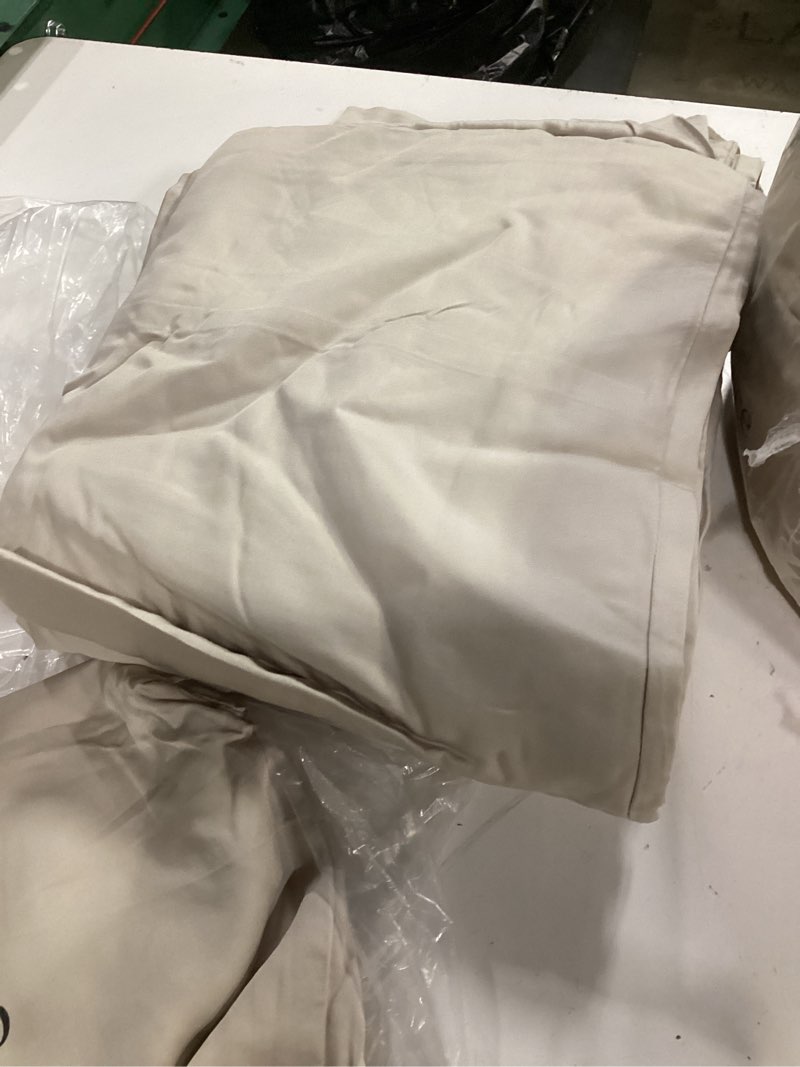 Condition photo showing Good Condition for bamboo sheet set queen beige (quince) 