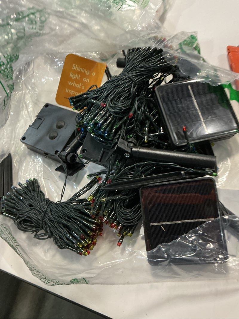 Condition photo showing Good Condition for Minetom Solar String Lights for Outside, 4 Pack Total 160FT 400 LED Solar Christmas Lights Outdoor with 8 Modes, Solar Lights Outdoor Waterproof,Solar Christmas String Lights for Tree House,Multicolor Multicolor 40 FT 4Pack