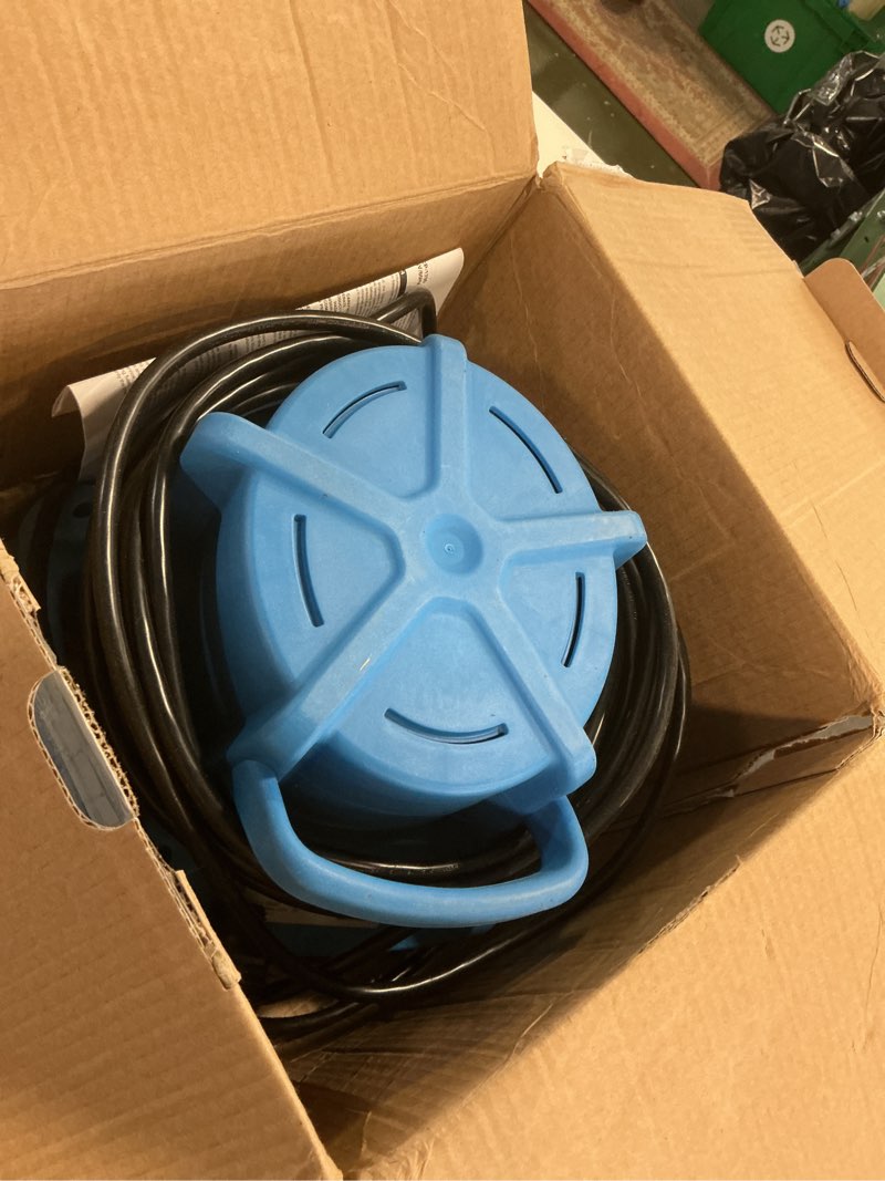 Condition photo showing Good Condition for Little Giant APCP-1700 115-Volt  1/3 HP  1745 GPH  Automatic  Submersible  Swimming Pool Cover Pump with 25-Ft. Cord  Light Blue  577301