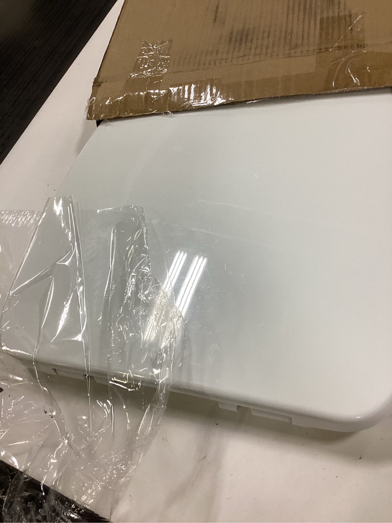 Condition photo showing Good Condition for Woodbridge Toilet Seat with Cover, White, Slow-Close, Quick-Release for Easy Cleaning.Seat 01
