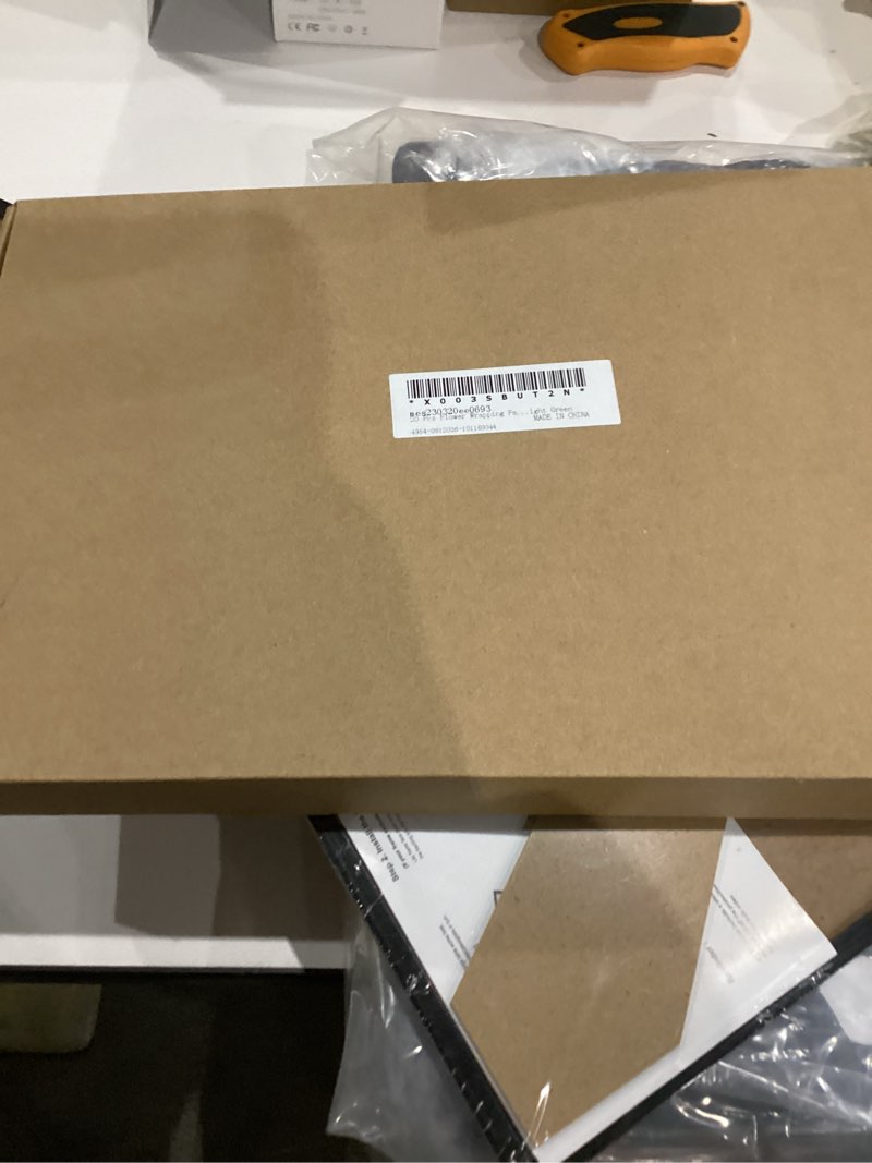 Condition photo showing New/Like New for MECCANIXITY 20 Pcs Flower Wrapping Paper 22.8x22.8 Inch Waterproof Florists Wrapping Paper for Florist Bouquet Supplies, DIY Crafts, Gift/Gift Box Packaging Light Green