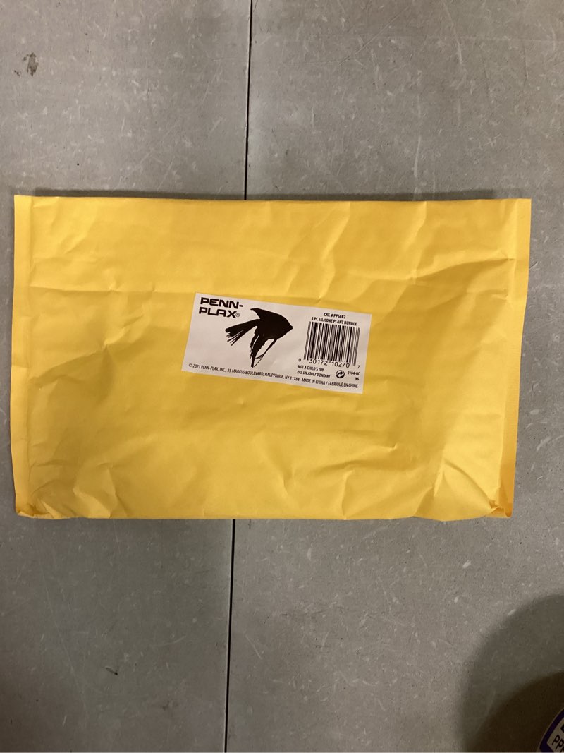 Condition photo showing New/Like New for Penn-Plax Aqua-Plants Silicone Flow Plant Bundle – 5 Pieces