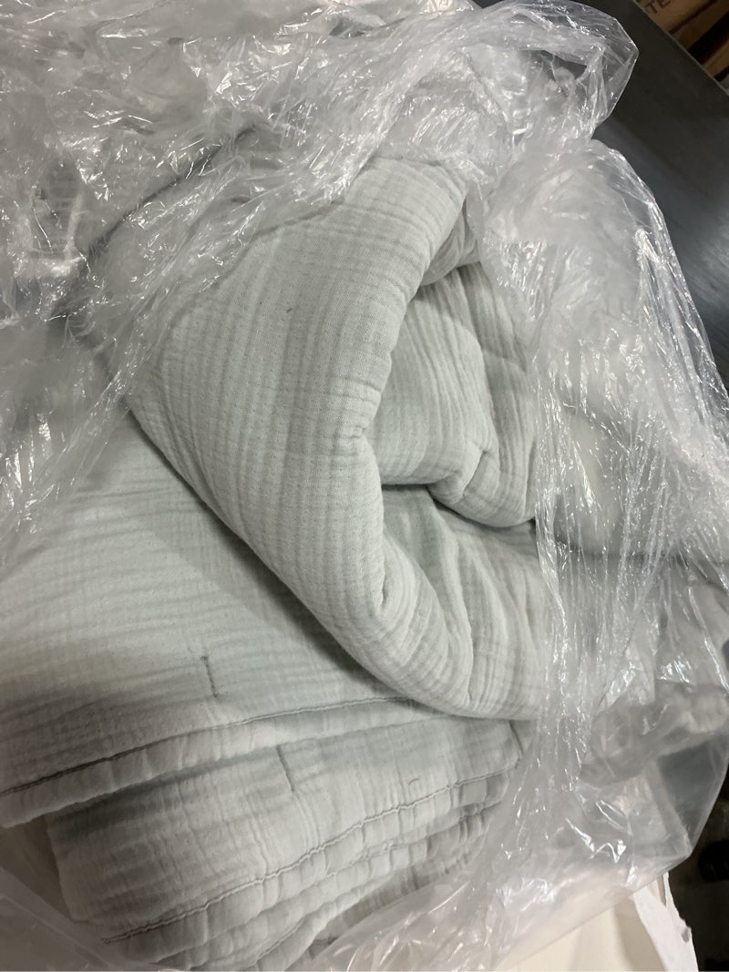 Condition photo showing Good Condition for organic cotton gauze dream quilt set, twin, mist