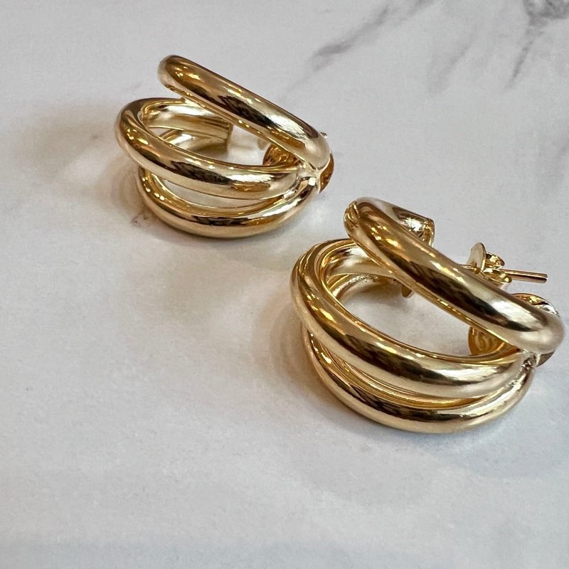 (Similar to photo) Mesovor Gold Hoop Earrings for Women, 18K Gold Plated Chunky Triple Claw Hoops Earrings Trendy Jewelry Gifts