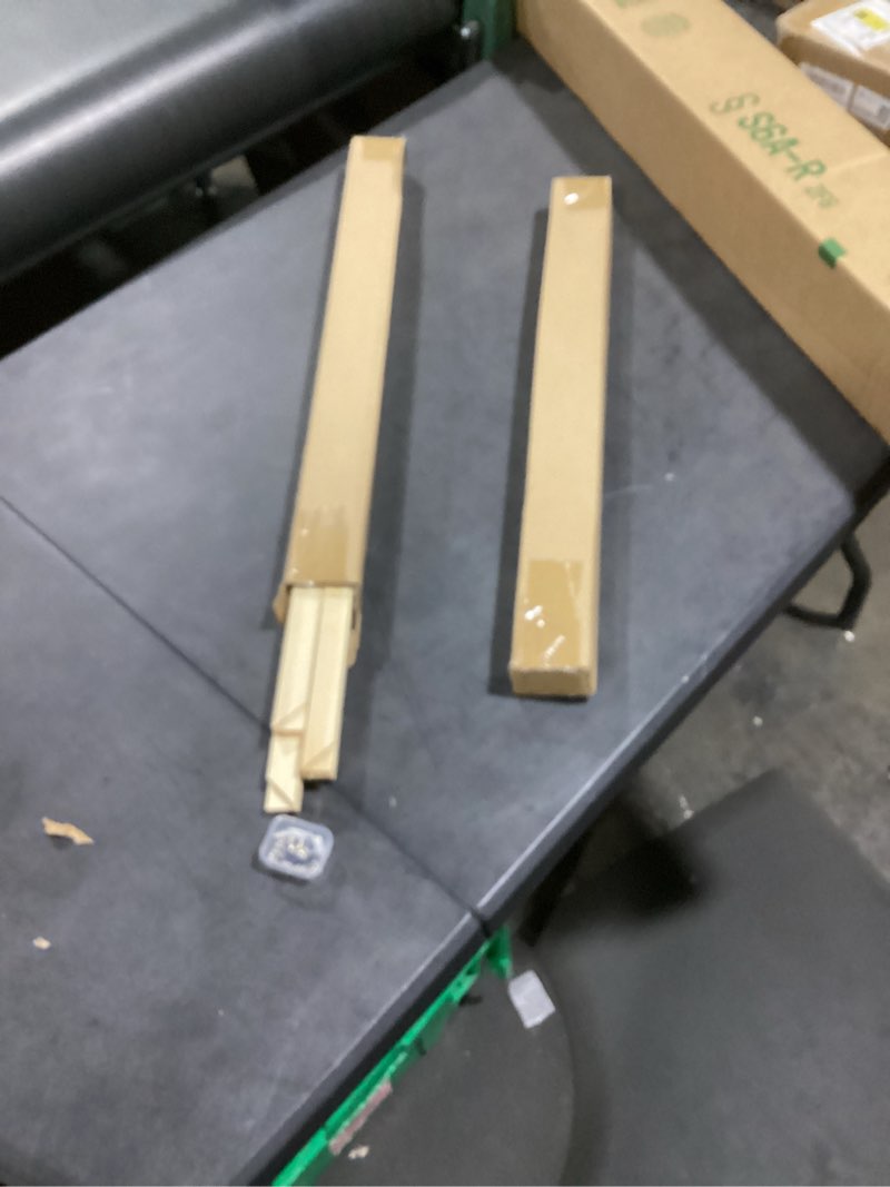 Condition photo showing Good Condition for 2-set diy canvas stretcher bars 16x20 inch canvas frame for oil paintings,prints,paint by numbers & posters 2-pack