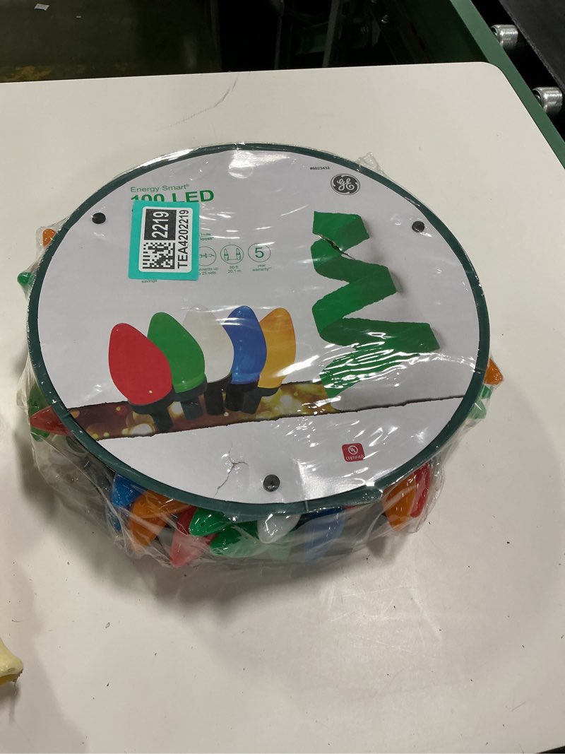 Condition photo showing New/Like New for GE Energy Smart 100 LED C-9 Lights Multi Color with Green Wire 66-FT