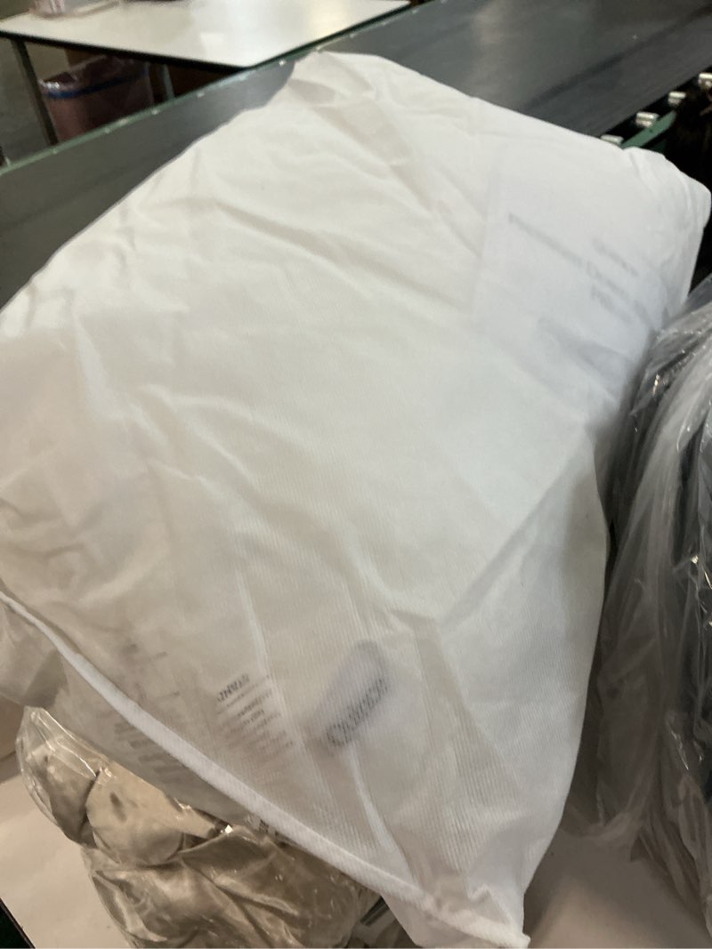 Condition photo showing Good Condition for premium down alternative pillow(medium)