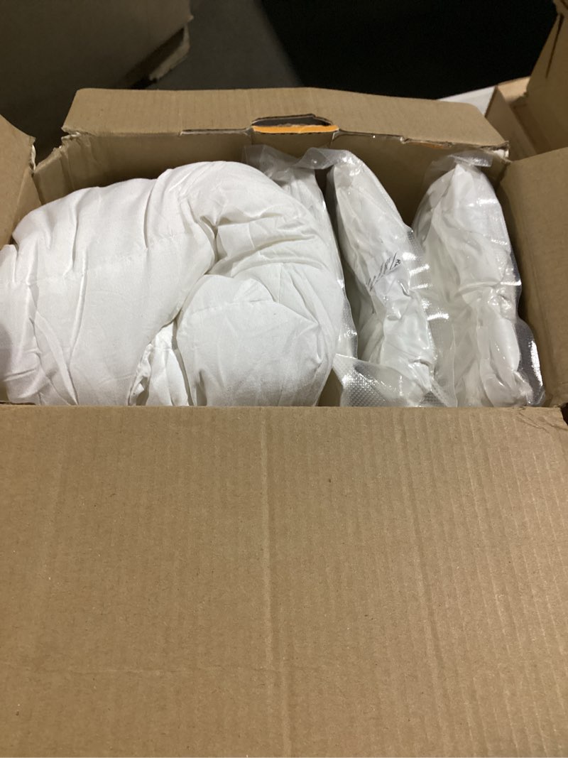 Condition photo showing Good Condition for OTOSTAR Pack of 4 Throw Pillow Inserts, 18 x 18 Square Cushion Inner Soft Fluffy Plump Stuffer Cushion Pads White Decorative Pillow Inserts 18x18 Inch (Pack of 4)