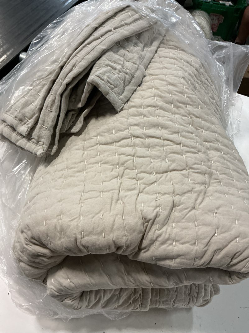 Condition photo showing Good Condition for european linen cotton stitch quilt set, full/queen, natural