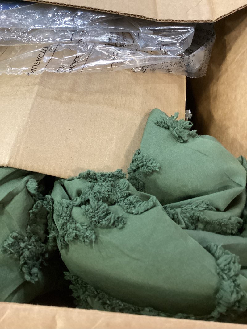 Condition photo showing Good Condition for bedsure tufted boho comforter set king size - olive green boho bed set, gentlesoft™ 3 pieces farmhouse shabby chic embroidery bedding, gifts for woman, soft jacquard king comforter for all seasons king 14 - olive green - elegant