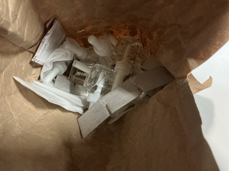 Condition photo showing Good Condition for la bellefee 12-pack fragrance oil for plug-in diffusers | create a soothing ambiance with palo santo  eucalyptus sage & baby powder