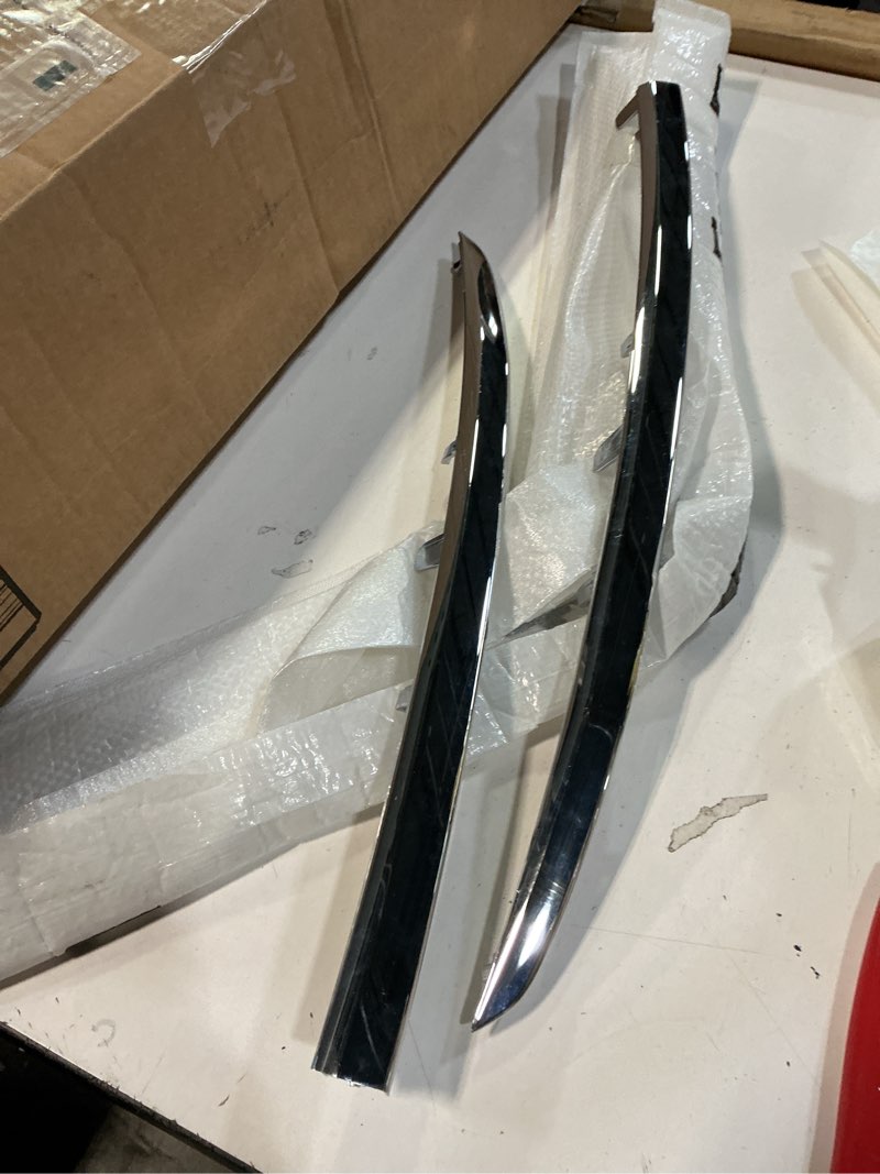 Condition photo showing As Is for CarPartsDepot Front Upper Grille Grill Molding Trim Plastic Chrome Replacement 2012-2014 Compatible With HONDA CR-V HO1217107 2012-2014 Grille Molding