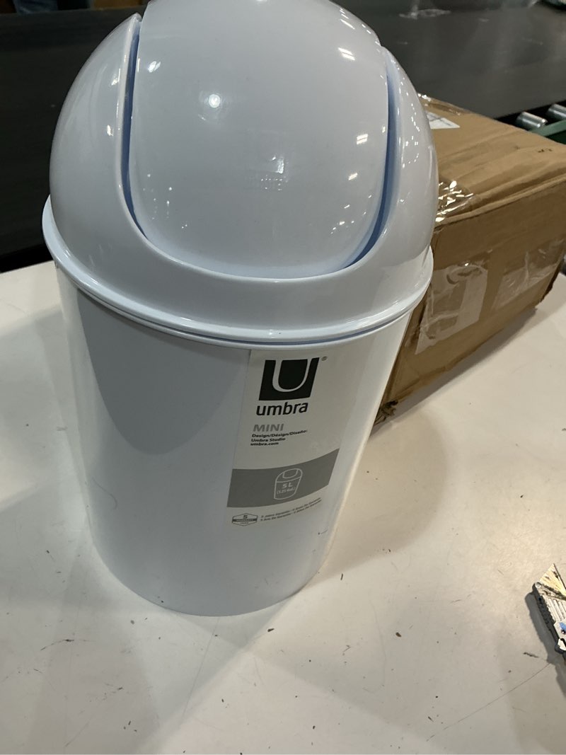 Condition photo showing Good Condition for umbra mini 1-1/2-gallon swing-top waste can, white