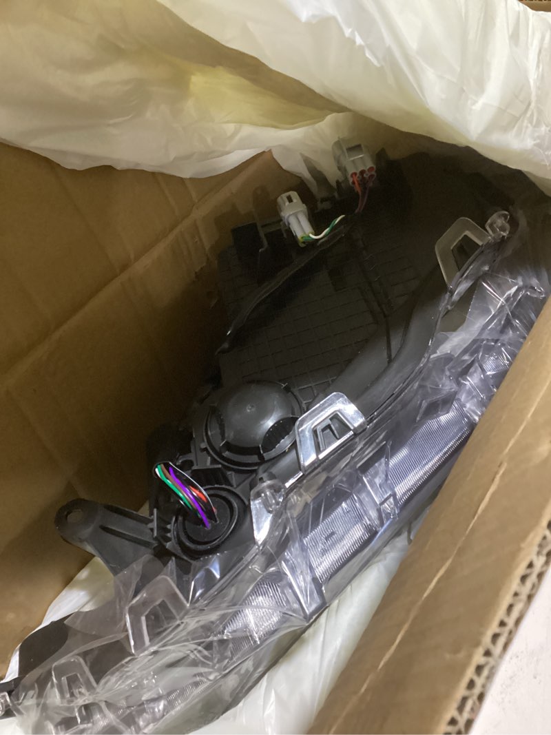 Condition photo showing Good Condition for passenger side headlight assembly projector compatible with r-a-v-four hybrid le/limited/xle/xse/se 2019 2020 2021 2022 2023 front headlamp 81110-0r162 (right)