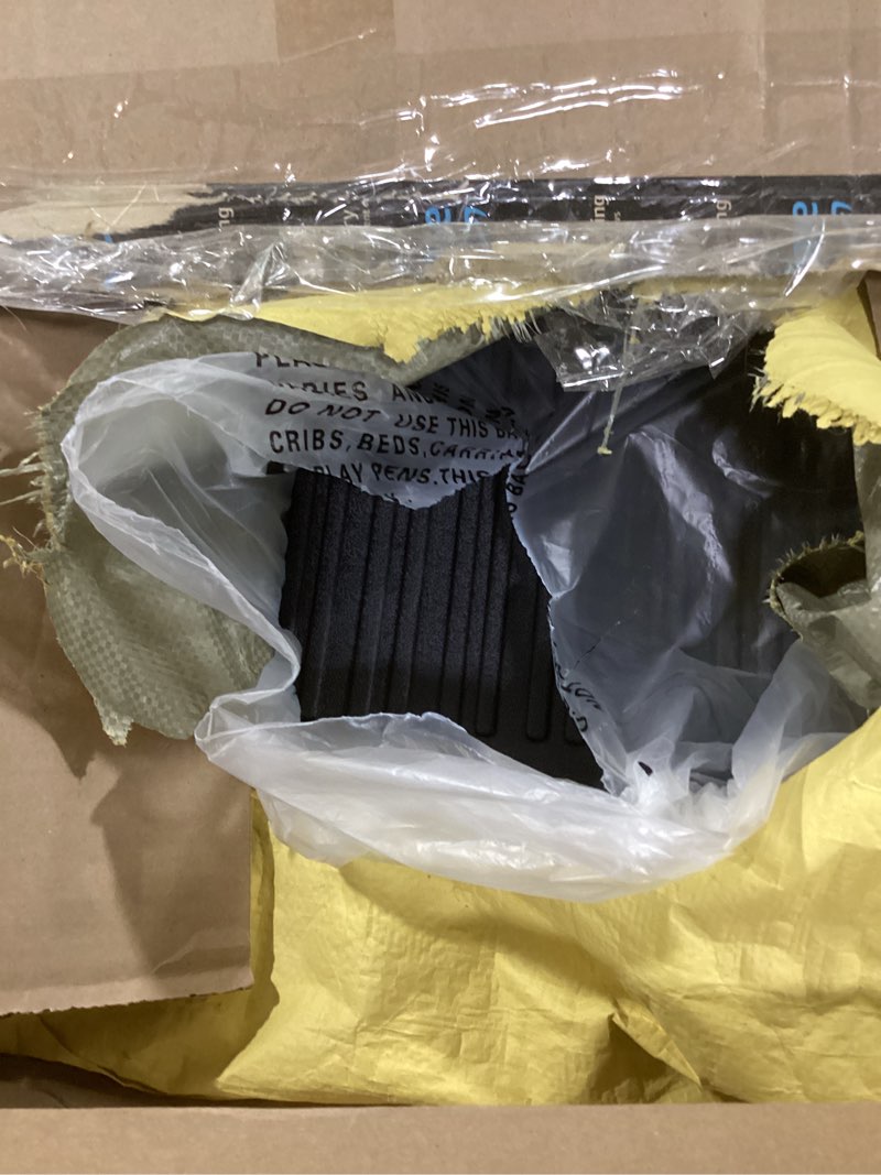 Condition photo showing Good Condition for Cartist Trunk Mat & Backrest Mat for Ford Expedition Max/Lincoln Navigator L 2018-2024, All Weather Rear Seat Back Cover Cargo Mat for 18-24 Expedition Max/Navigator L Accessories (Only for Max & L) 9)Ford Expedition Max/Lincoln Navigator L 18-24