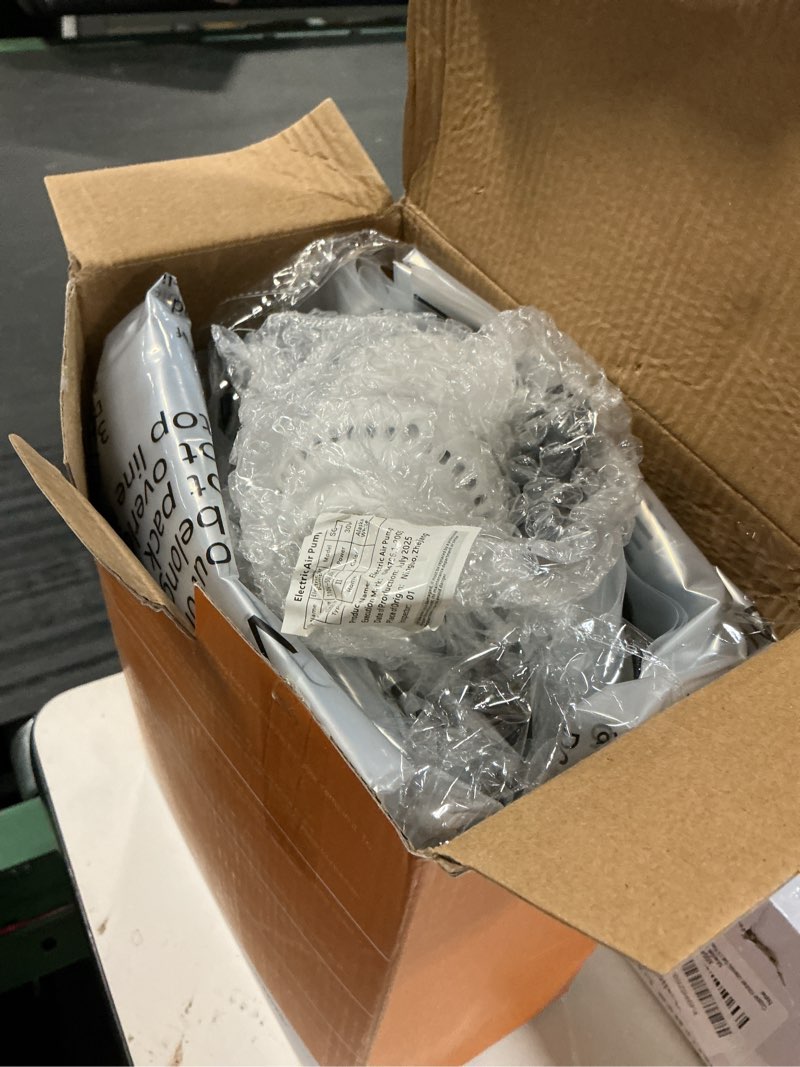Condition photo showing New/Like New for gongshi vacuum seal bags for clothing travel & home storage, travel vacuum bags with pump,space saver for blankets, comforters, pillows, clothes,24 combo with electric pump