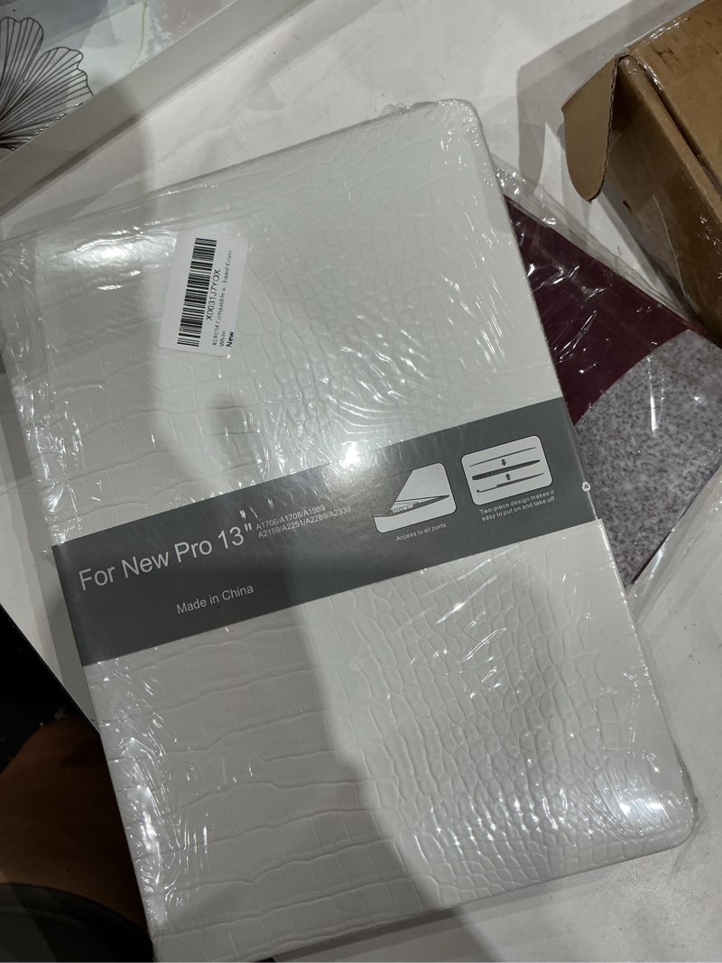 Condition photo showing Good Condition for compatible with crocodile macbook pro 13 inch case 2026 2022-2016 m2 m1 a2338 a2289 a2251 a2159 a1989 a1706 a1708, textured aligator skin snakeskin pu leather hardshell & keyboard cover, white # white crocodile