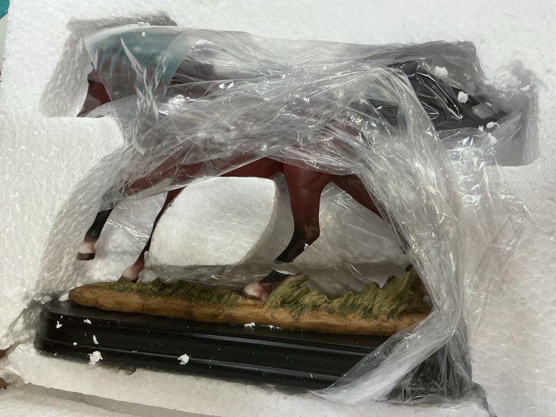 Condition photo showing As Is for gsc horses collection brown horse figurine decoration decor collectible