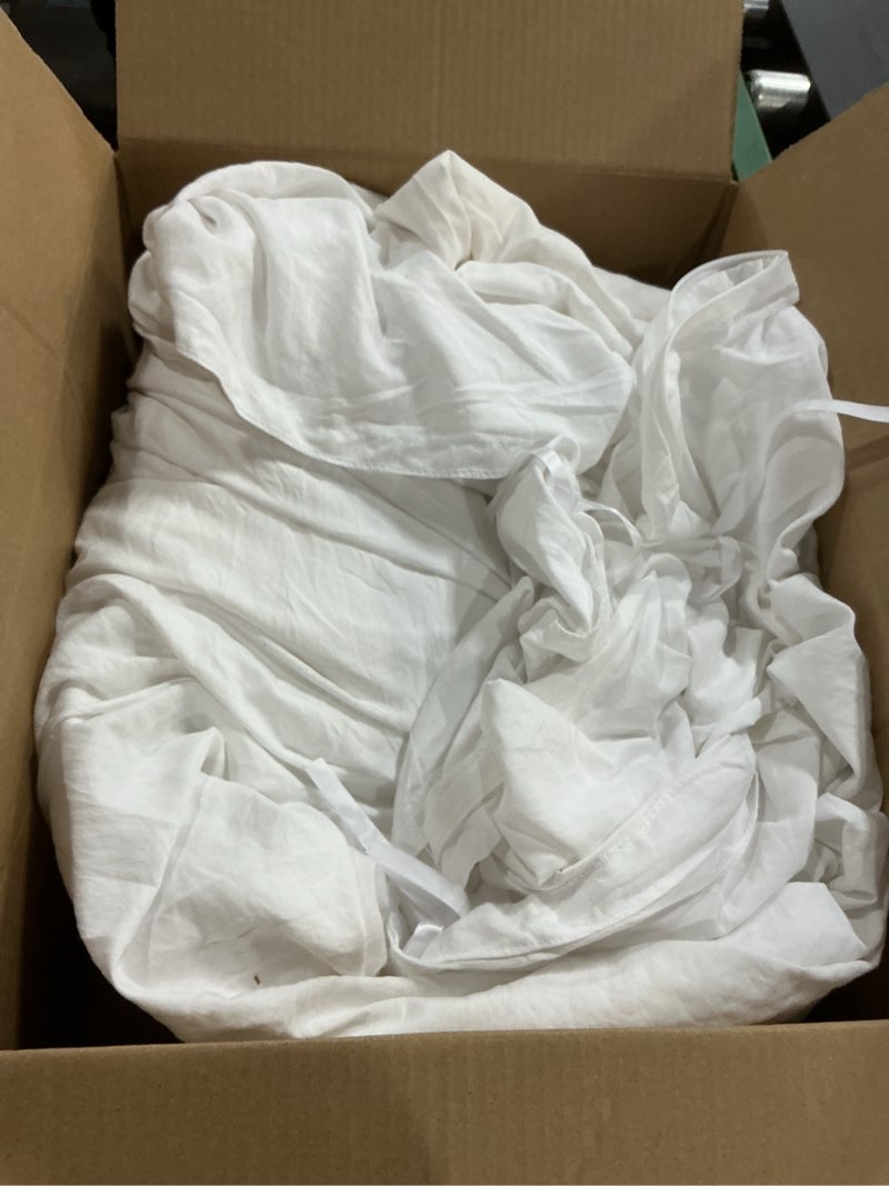 Condition photo showing As Is for Bedsure Bright White Duvet Cover Queen Size - 3 Pieces Prewashed Extra Soft Bedding Set, Includes 1 Duvet Cover 90x90 Inches with Zipper Closure & 2 Pillow Shams, Comforter Not Included 01 - Bright White (No Comforter) Queen (90" x 90")