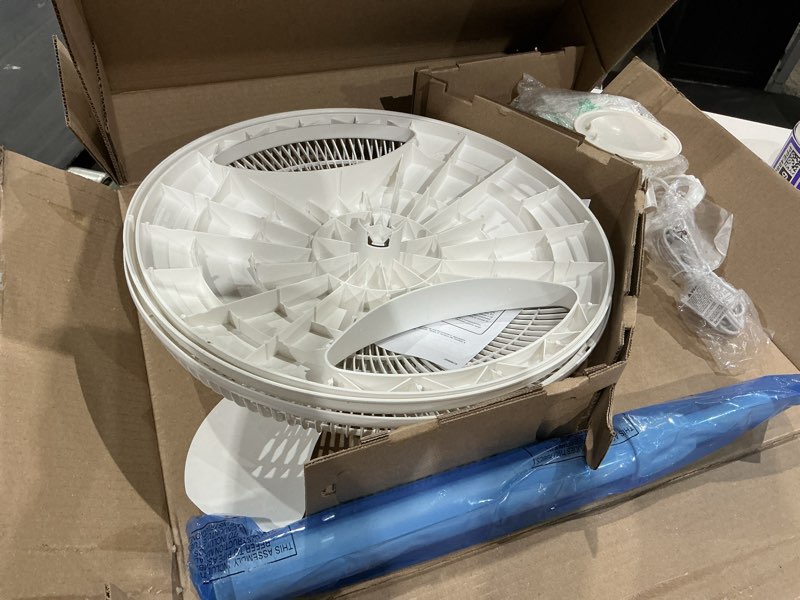 Condition photo showing Good Condition for lasko 2520 oscillating stand fan,white 16 inch