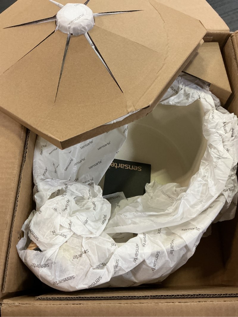 Condition photo showing Good Condition for SENSARTE Ceramic Nonstick Stock Pot with Lid, 2.6/4.5/6.6/8.5 QT Soup Pot Casserole Pot, Non-toxic Healthy Pasta Pot, Large Cooking Pot Stew Pot, Induction Compatible, PFOA PFAS PTFE Free, White 8.5 Quarts Ceramic White