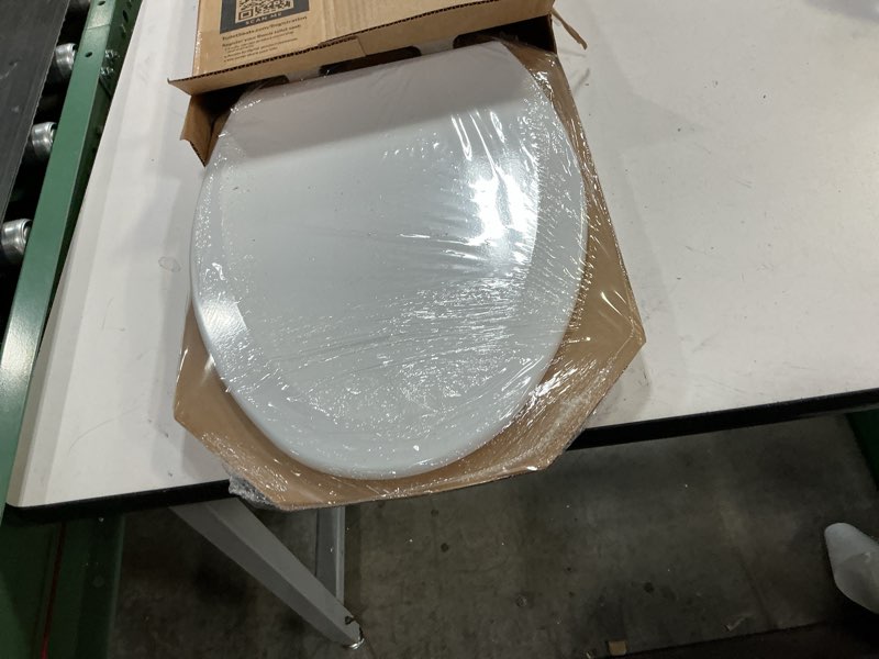 Condition photo showing Good Condition for bemis 1500ec 390 lift-off wood elongated toilet seat, cotton white (pack of 1)