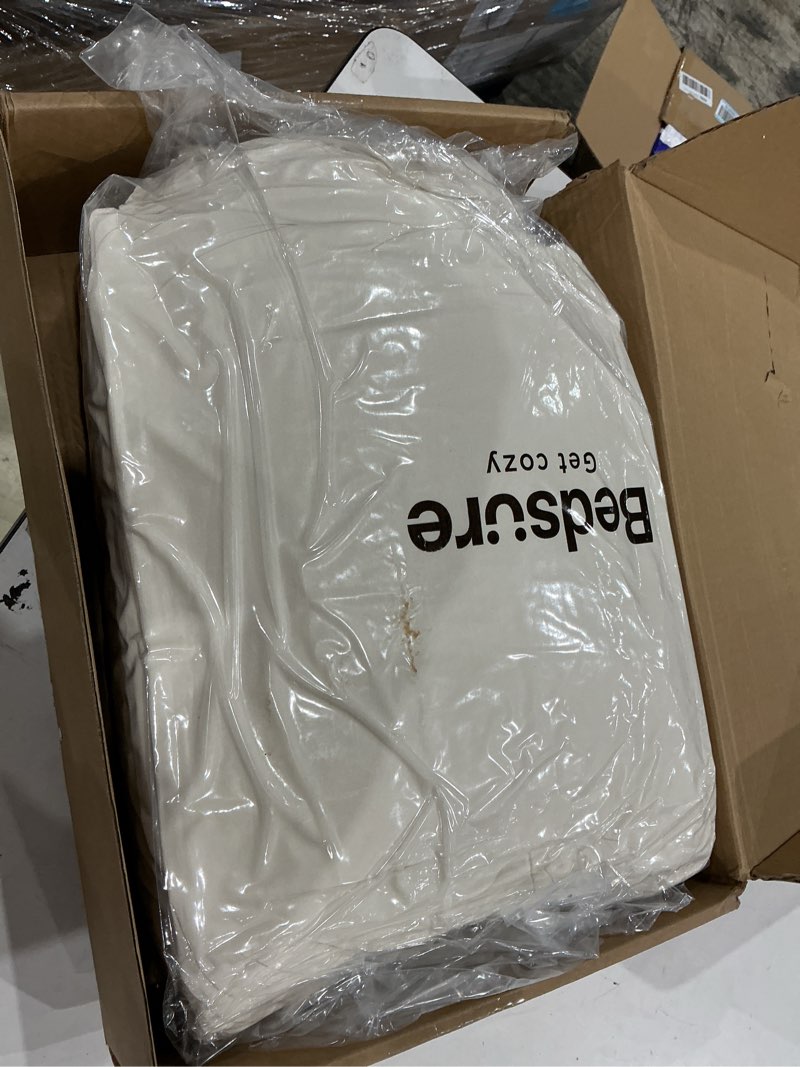 Condition photo showing New/Like New for bedsure queen comforter set, cream soft prewashed bedding for all seasons, 3 pieces gentlesoft™ bed set, 1 lightweight comforter (90"x90") and 2 pillowcases (20"x26") queen(90"x90") 06 - cream