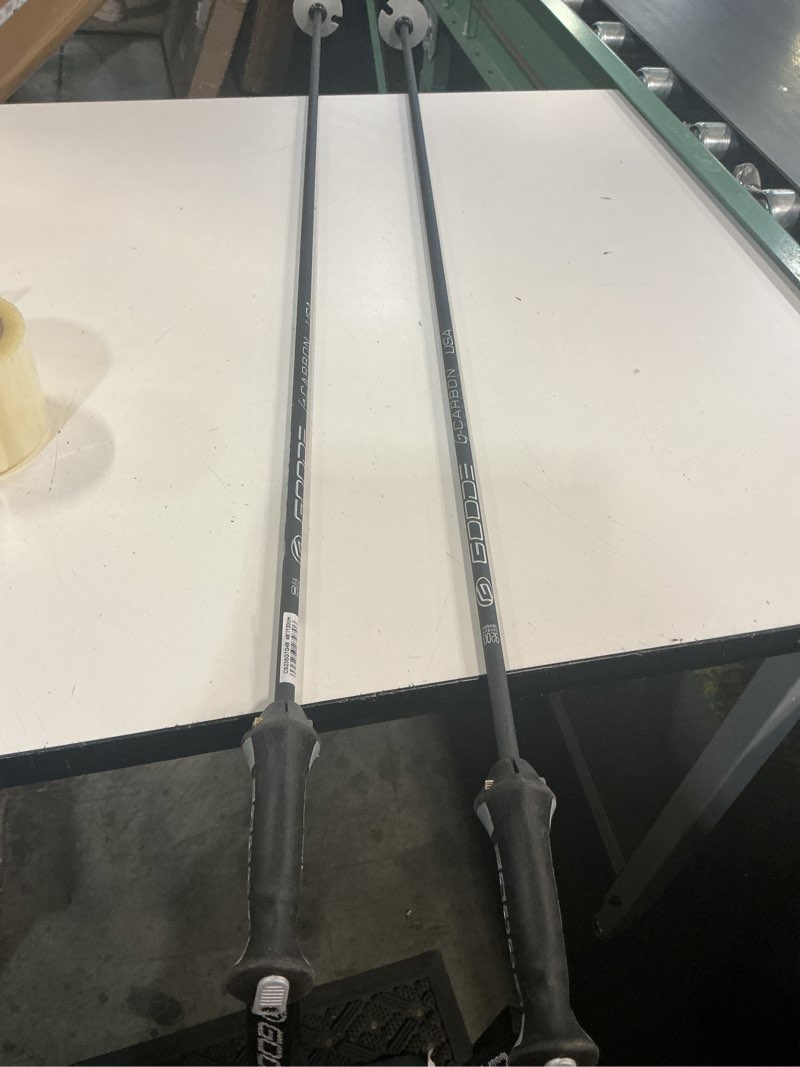Condition photo showing Good Condition for 2 pack goode g carbon ski poles – ultra-lightweight & durable carbon fiber – superior balance – shock absorbing – high-performance downhill ski poles for men & women