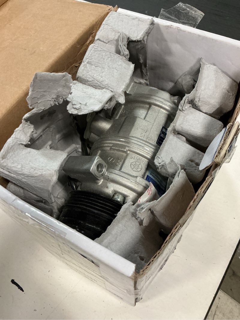Condition photo showing Good Condition for uac co 20151c a/c compressor