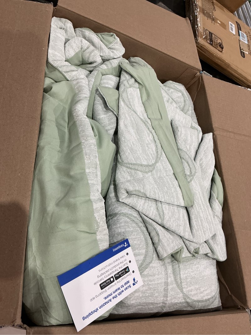 Condition photo showing Good Condition for bedsure full comforter set, sage green boho tufted bed set, 3d puffy jacquard bedding full size, 3 pieces, 1 farmhouse shabby chic embroidery comforter with bow pattern & 2 pillow cases full 06 - sage green - bow