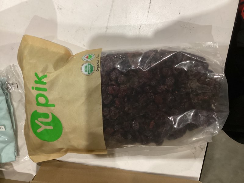 Condition photo showing New/Like New for Yupik Organic Cranberries, 2.2 lb (35.2 oz), Non-GMO, Gluten-Free, Kosher, Vegan, Sweetened Dried Fruits, Fruity & Tart, Plump & Chewy, Source of Fiber, Healthy Snacks, Ideal for Baking & Topping 2.2 Pound (Pack of 1)