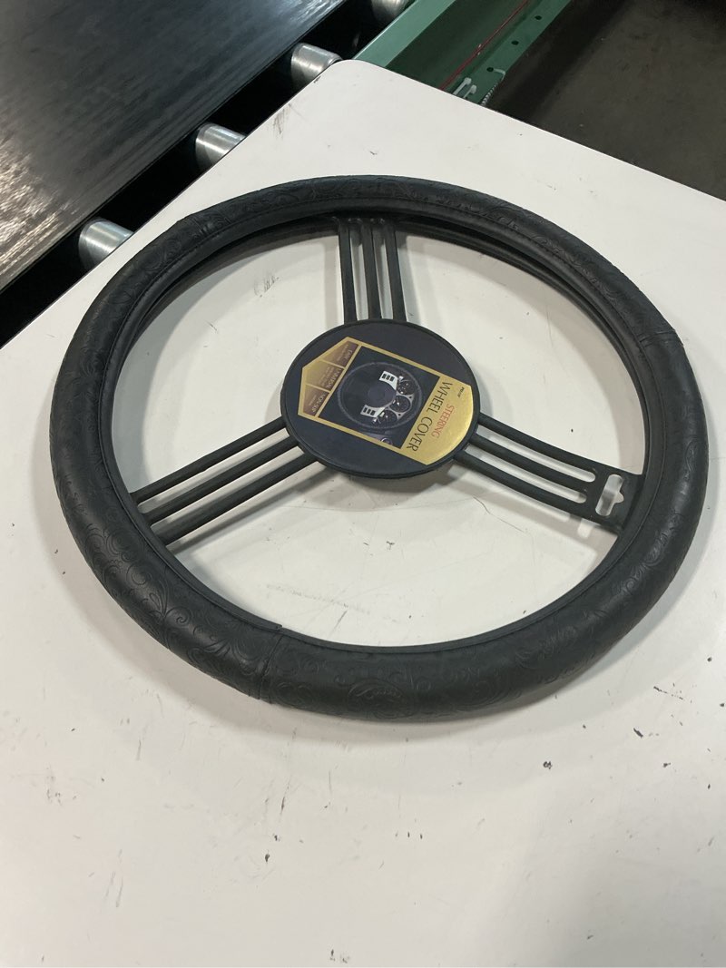 Condition photo showing Good Condition for pilot automotive sw-468e black floral steering wheel cover