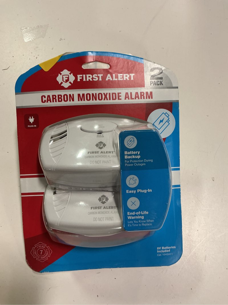 Condition photo showing New/Like New for first alert carbon monoxide detector, no outlet required, battery operated, co400, white, 2 count (pack of 1) 2 count (pack of 1) detector