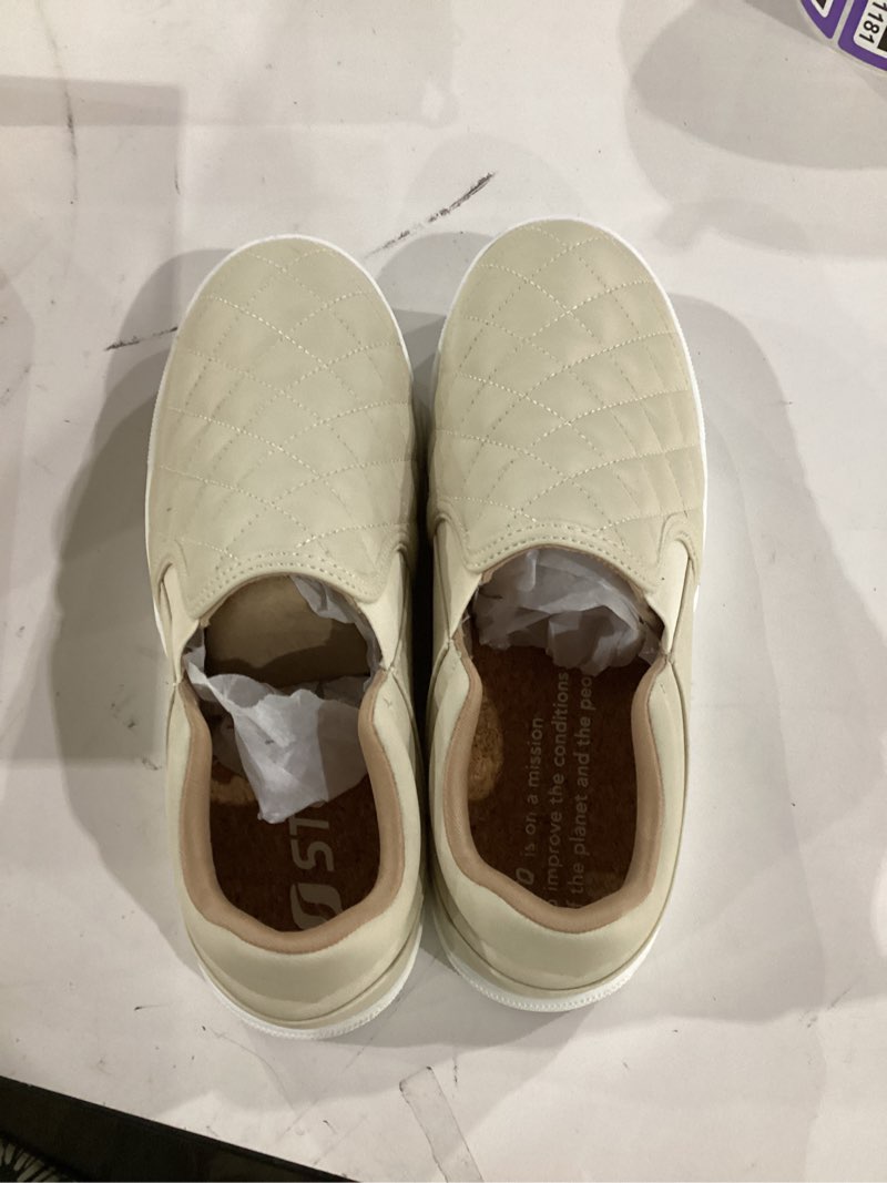 Condition photo showing Good Condition for stq slip on shoes women fashion sneakers casual loafers | quilted 2.0 comfort, lightweight, nursing, driving, teacher, memory foam 6 white