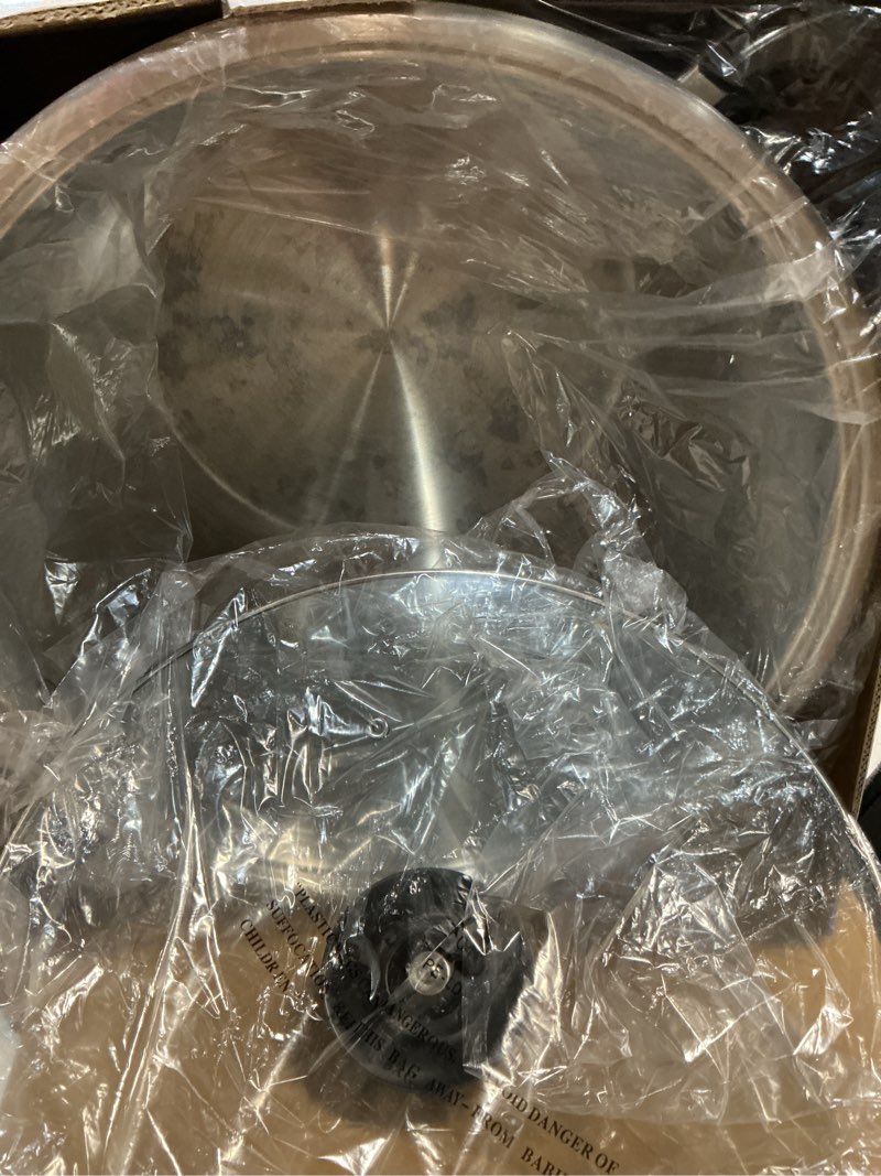 Condition photo showing Good Condition for vivicreate 27.5 quart stainless steel stock pot with lid large induction cooking pot for pasta soup boiling stew with measurement marks and handles 27.5 quarts