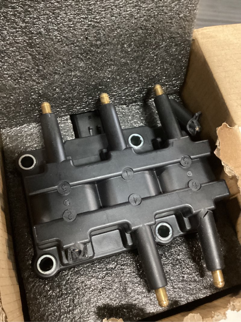 Condition photo showing New/Like New for eccpp ignition coils pack for chrysler for dodge for jeep town & country grand caravan wrangler voyager pacifica v6 3.3l 3.8l for uf305 c1442 56032520