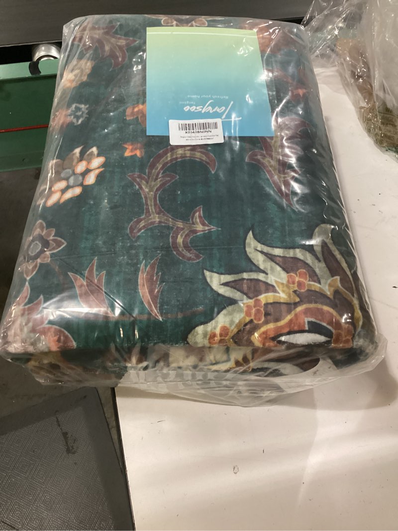 Condition photo showing New/Like New for tangsoo 5x7 washable rug, floral vintage large area rugs for living room, indoor non slip print floor carpet, soft low pile machine washable rug for bedroom dining room dorm home decor green 5' x 7' (rectangular) floral/green