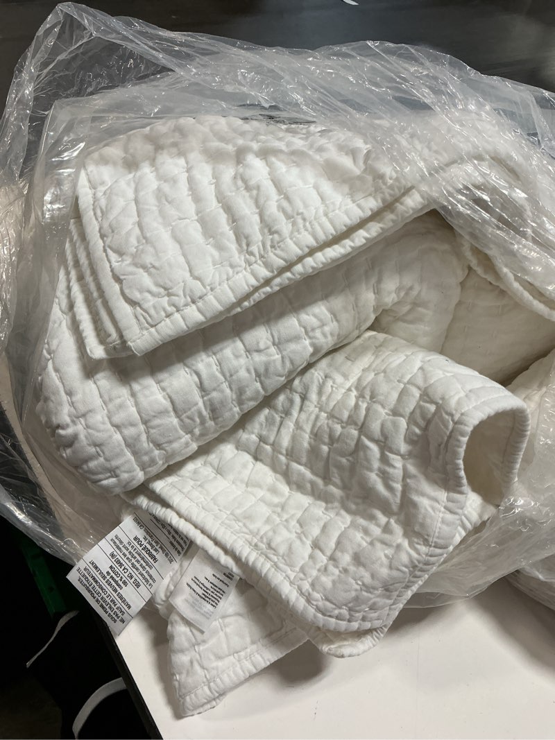 Condition photo showing Good Condition for european linen cotton stitch quilt, white (88inx92in)