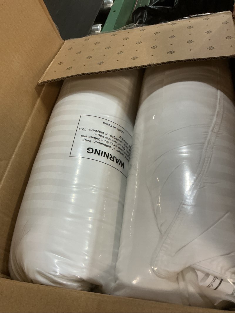 Condition photo showing New/Like New for beckham hotel collection bed pillows standard/queen size set of 2 - original soft down alternative pillow for sleeping - soft support for back, stomach or side sleepers queen / standard white